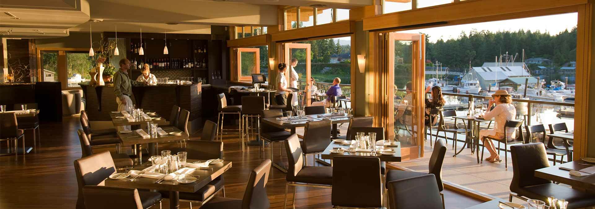 Painted Boat Resort Spa And Marina Madeira Park Екстер'єр фото