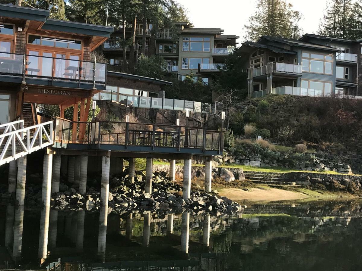 Painted Boat Resort Spa And Marina Madeira Park Екстер'єр фото